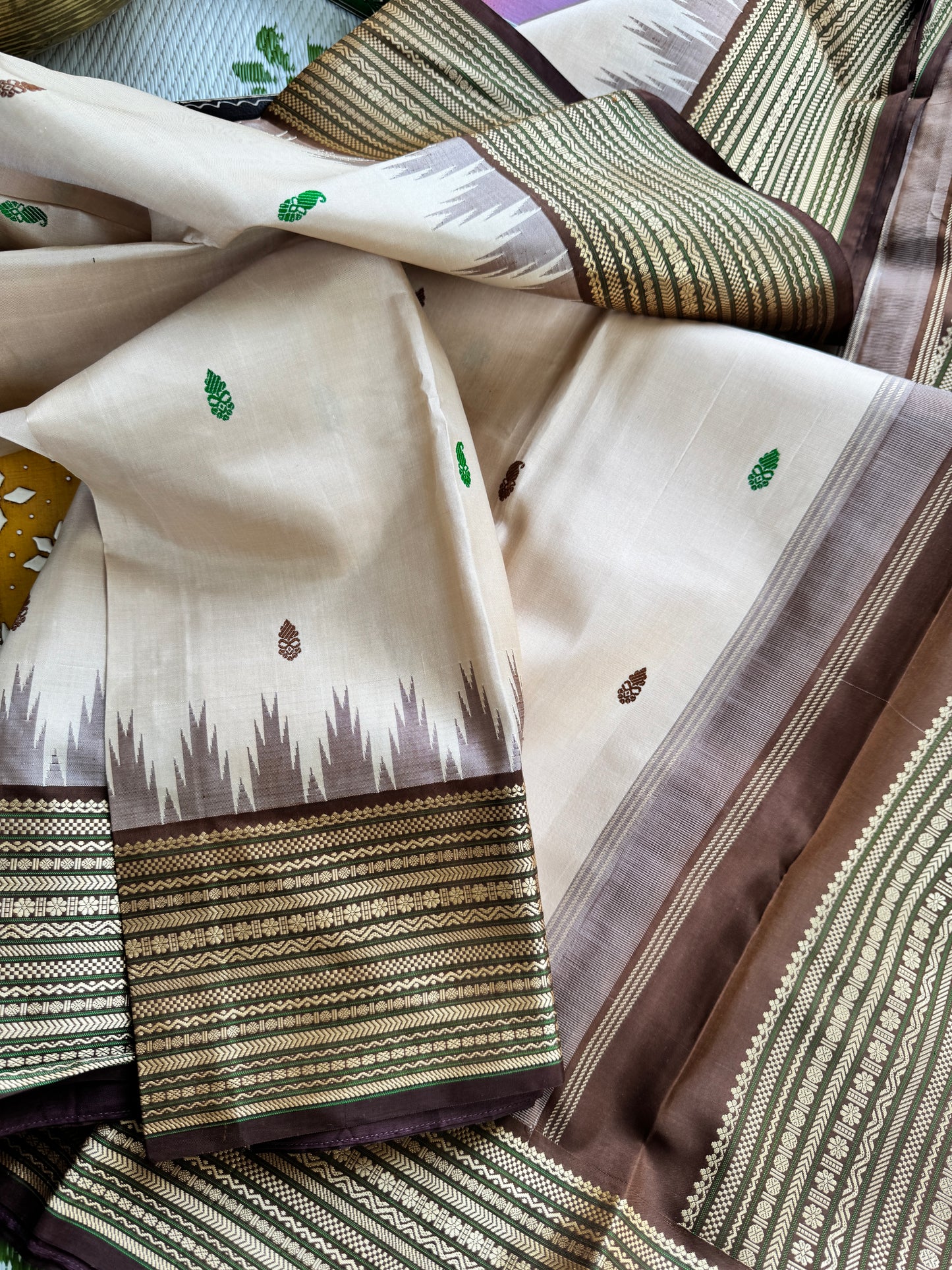 No Zari Kanjivaram silk - Horlicks shade
