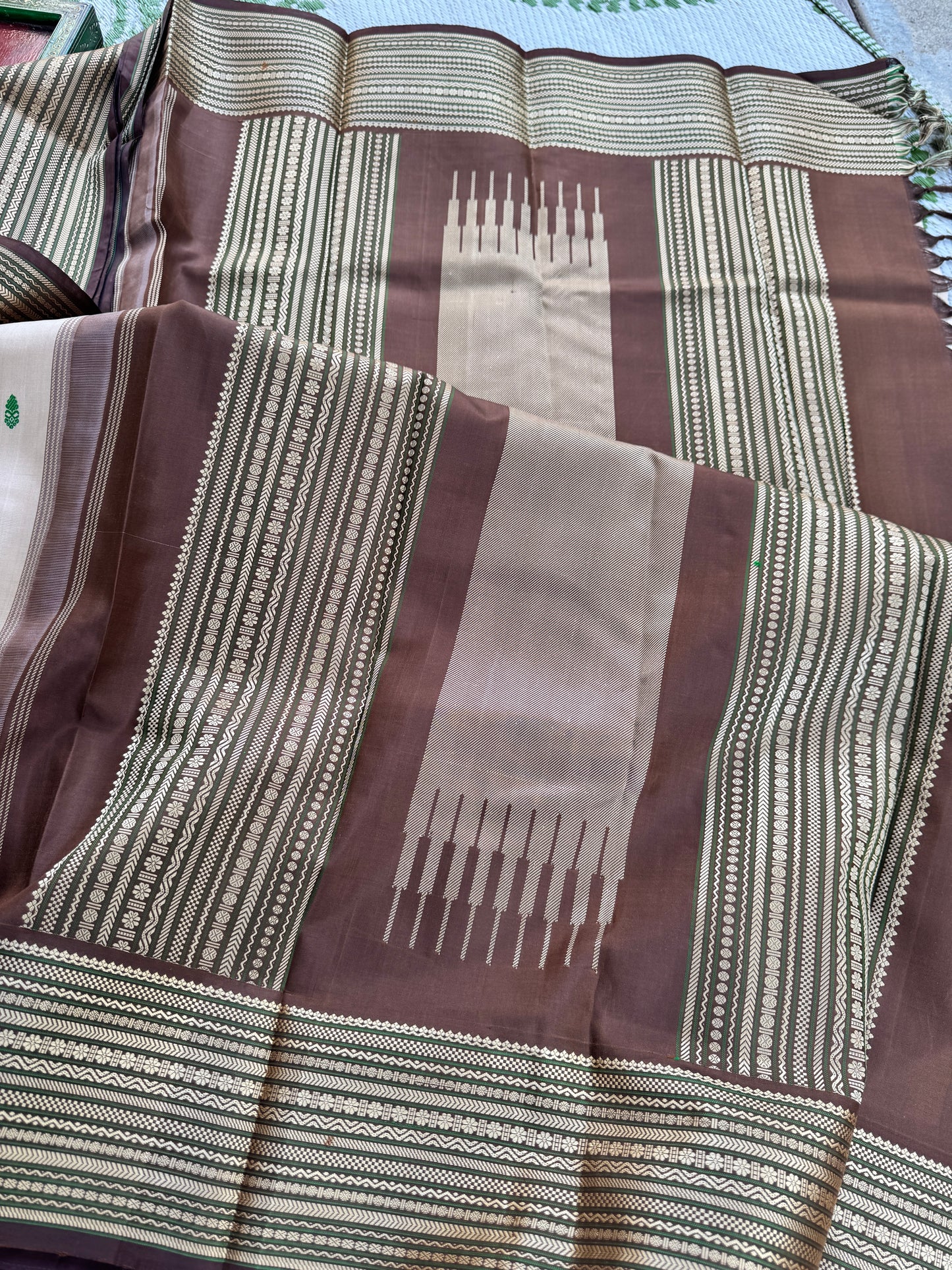 No Zari Kanjivaram silk - Horlicks shade