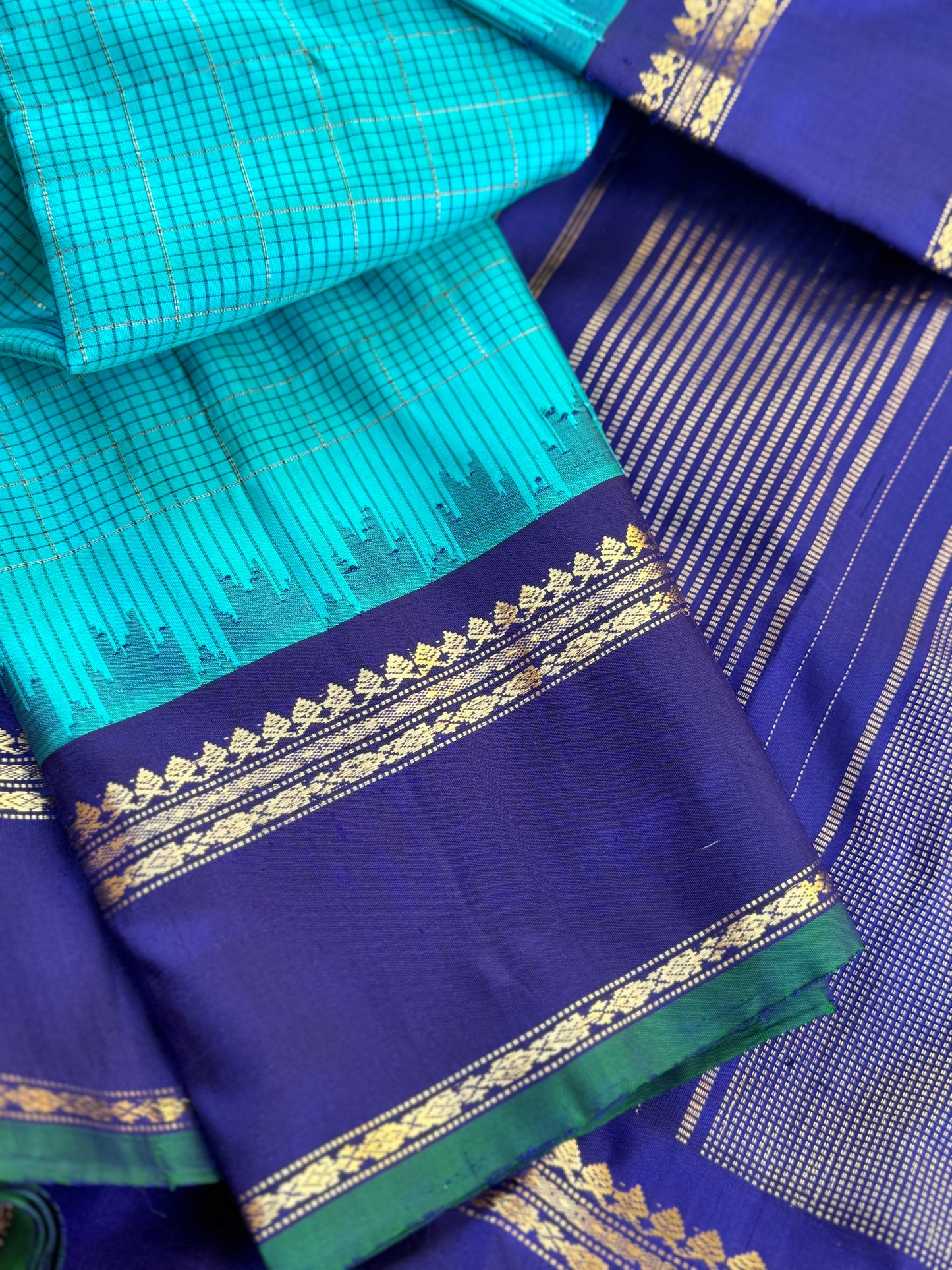 Kuttu Gadwal Silk