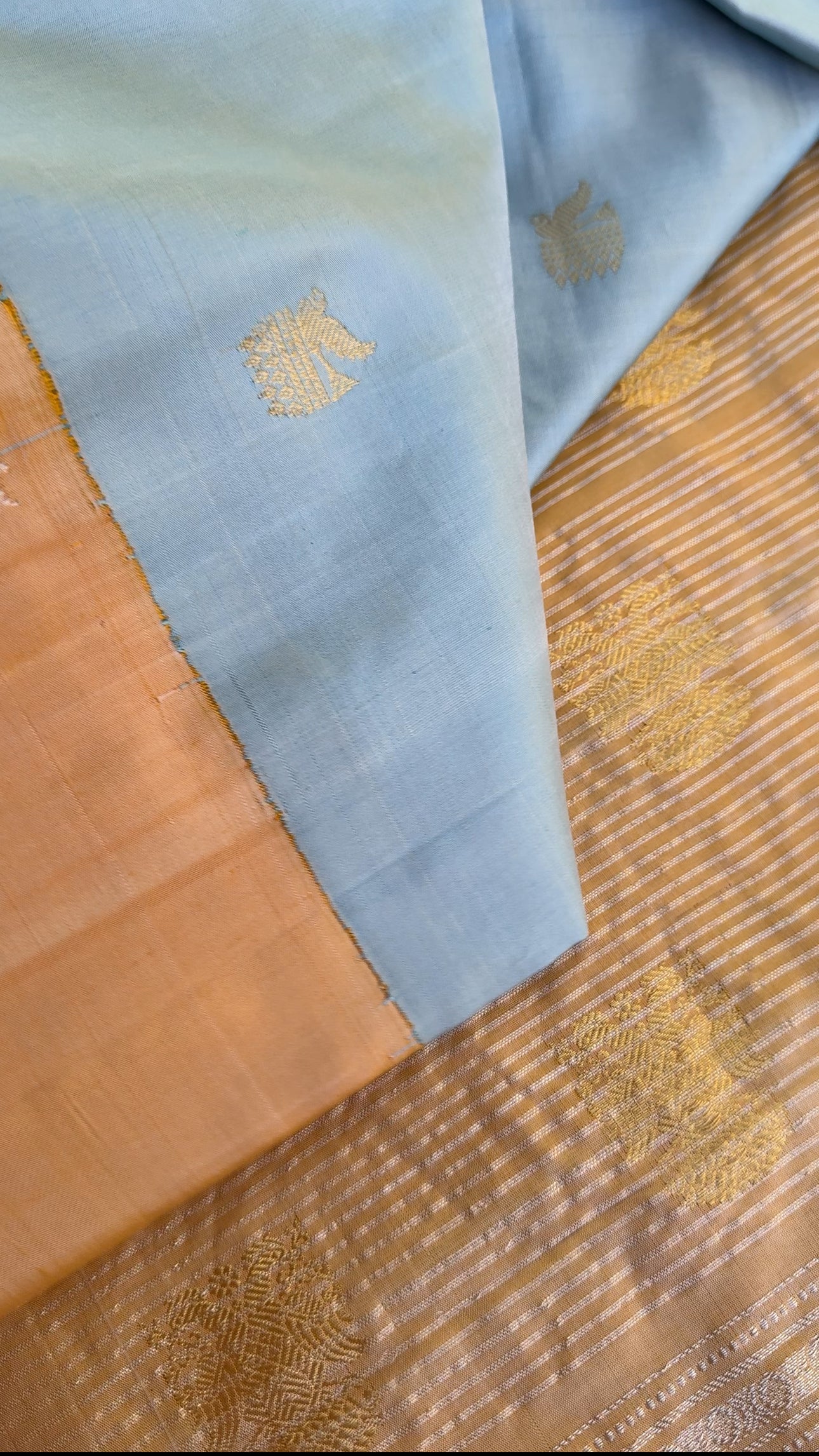 Kuttu Gadwal Silk
