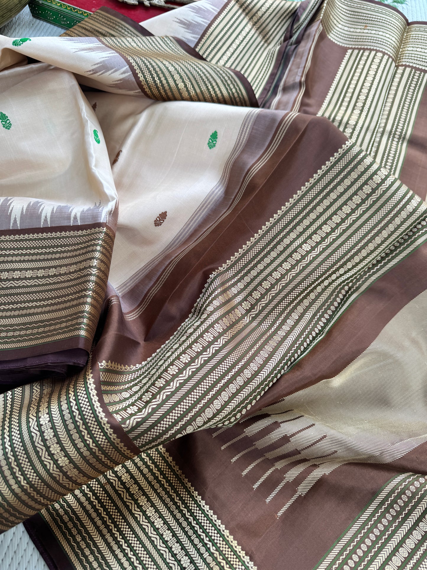 No Zari Kanjivaram silk - Horlicks shade
