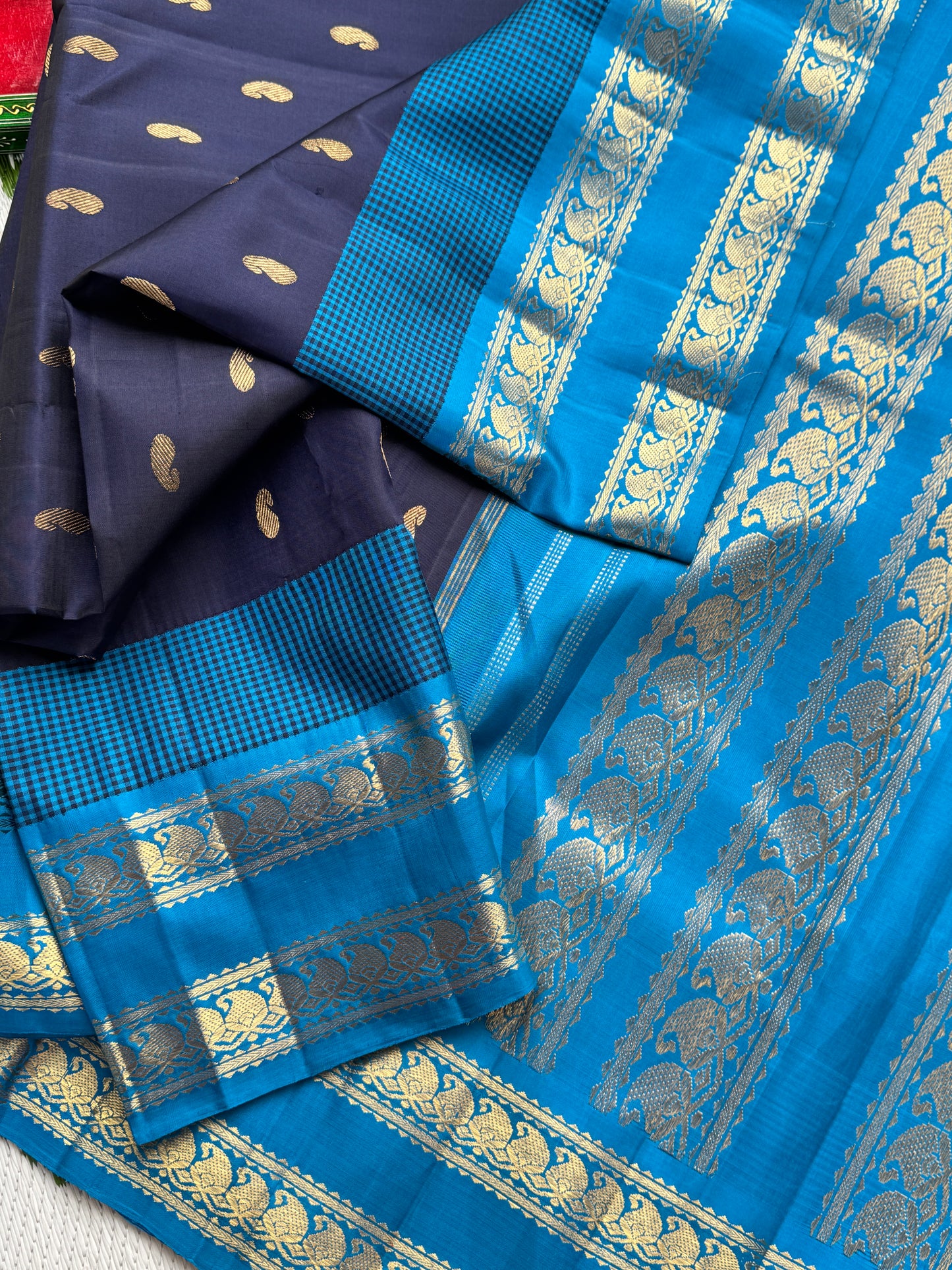 Midnight blue & Ananda Blue  - A Vintage revival