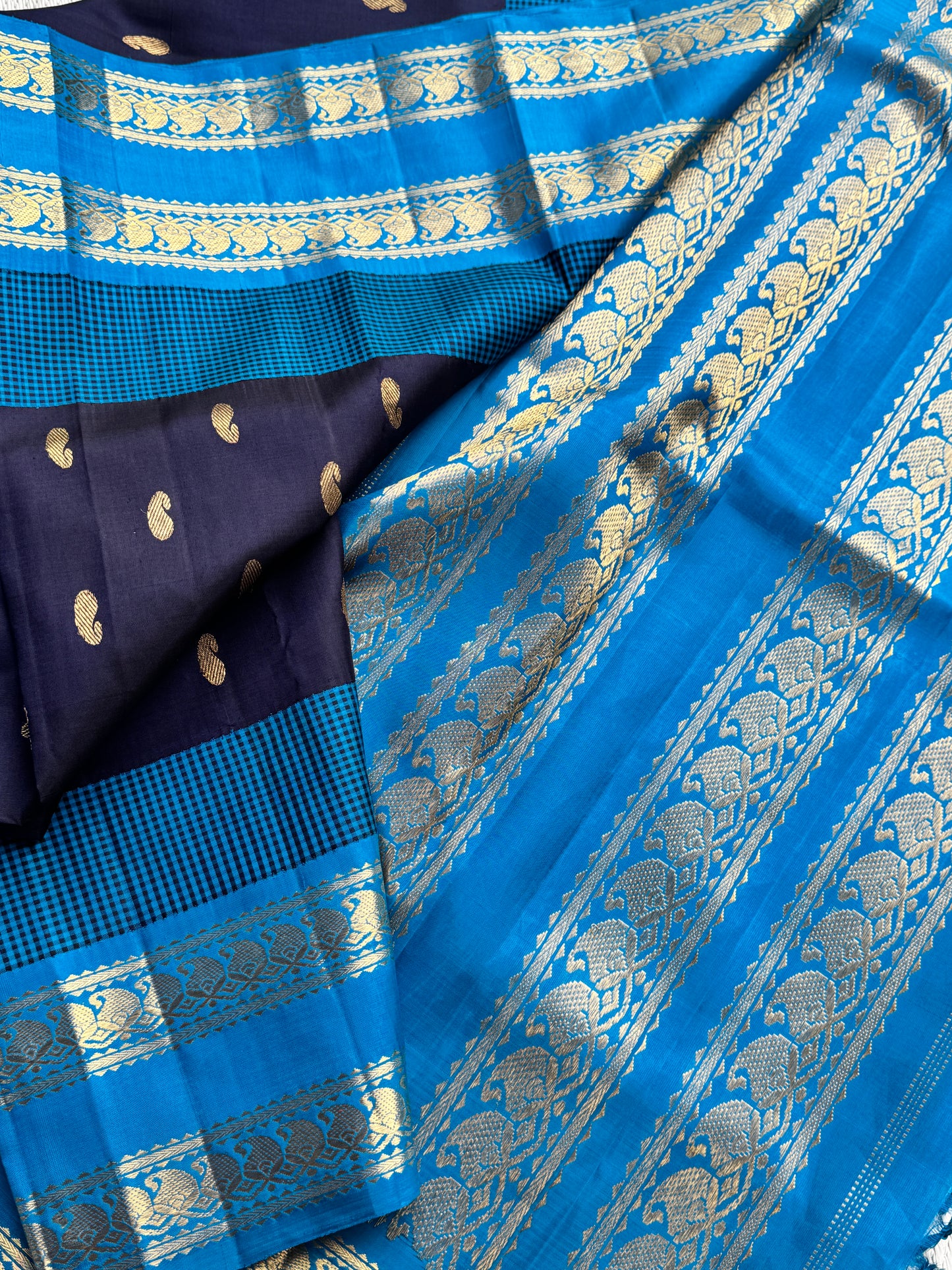 Midnight blue & Ananda Blue  - A Vintage revival