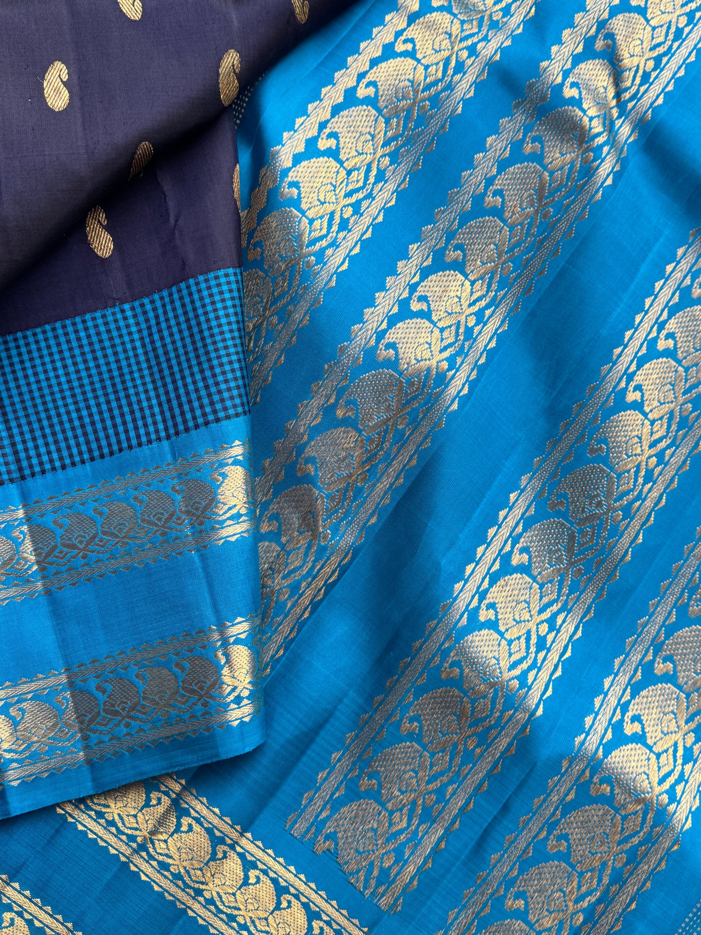 Midnight blue & Ananda Blue  - A Vintage revival