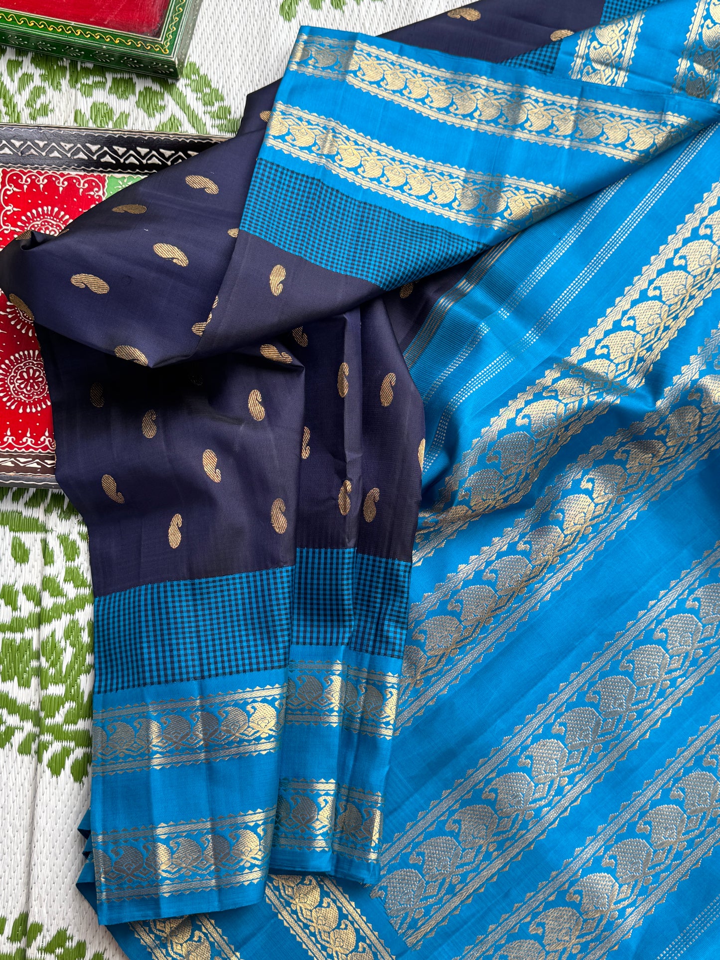Midnight blue & Ananda Blue  - A Vintage revival