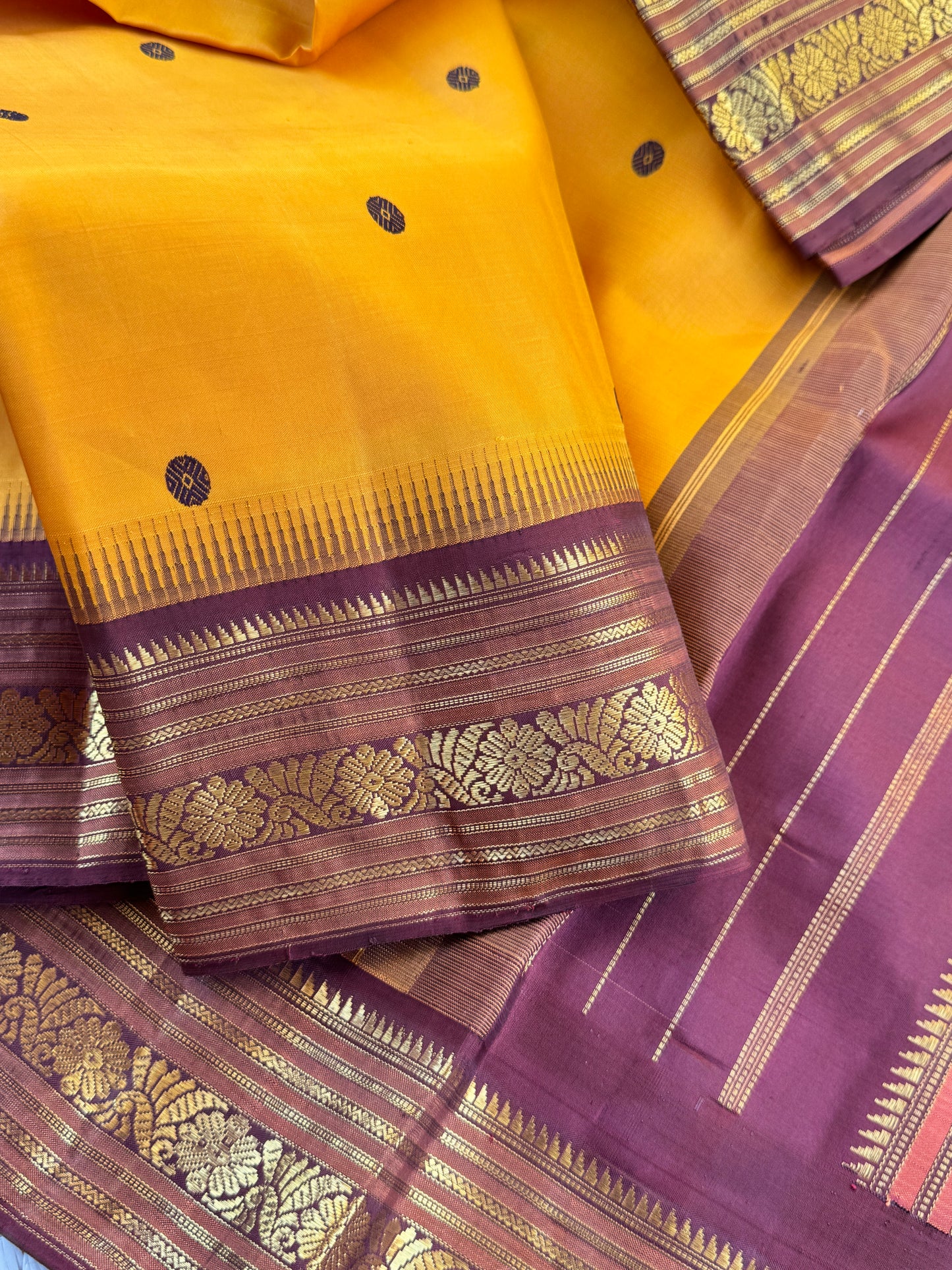 Carrot orange & brown   - Maathey  Korvai Kanjivaram