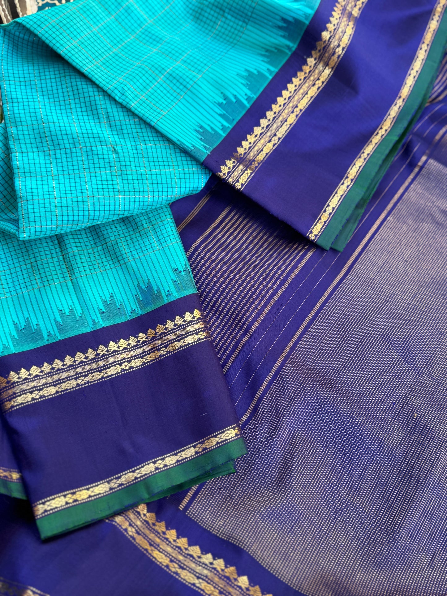 Kuttu Gadwal Silk