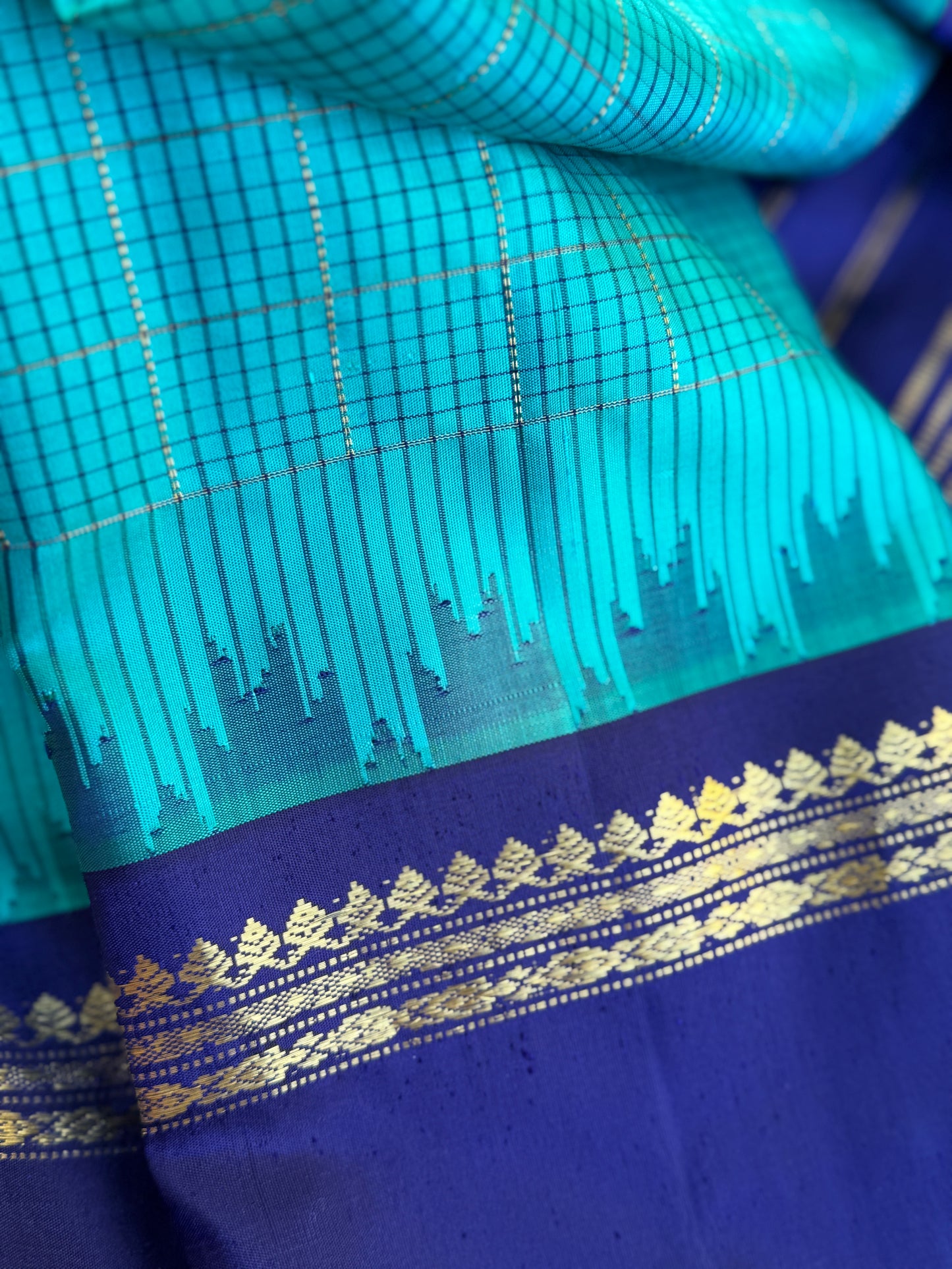 Kuttu Gadwal Silk