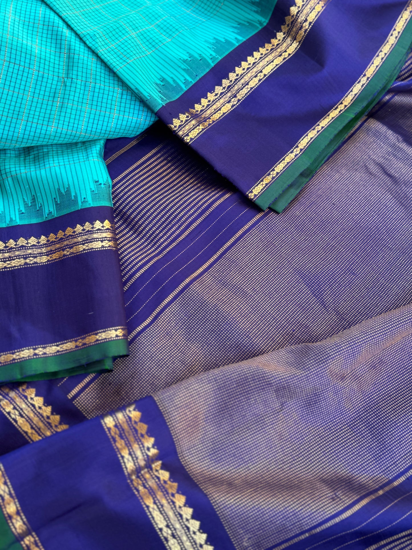 Kuttu Gadwal Silk