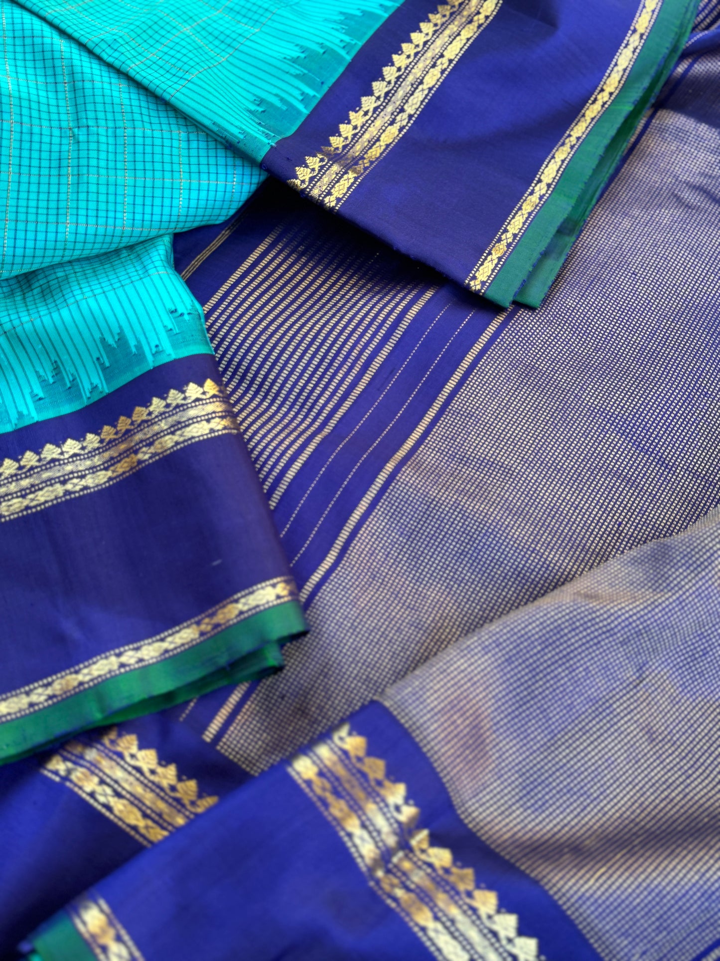 Kuttu Gadwal Silk
