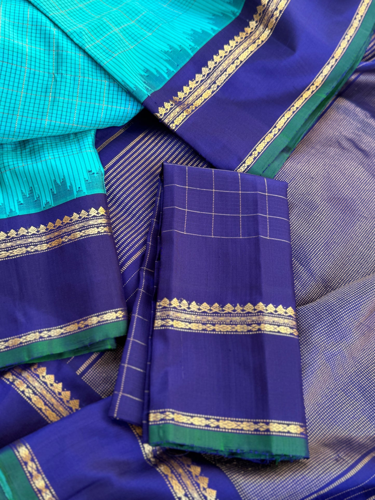 Kuttu Gadwal Silk