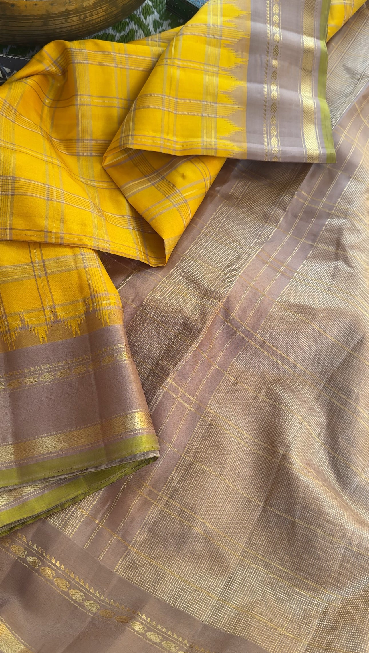Kuttu Gadwal Silk