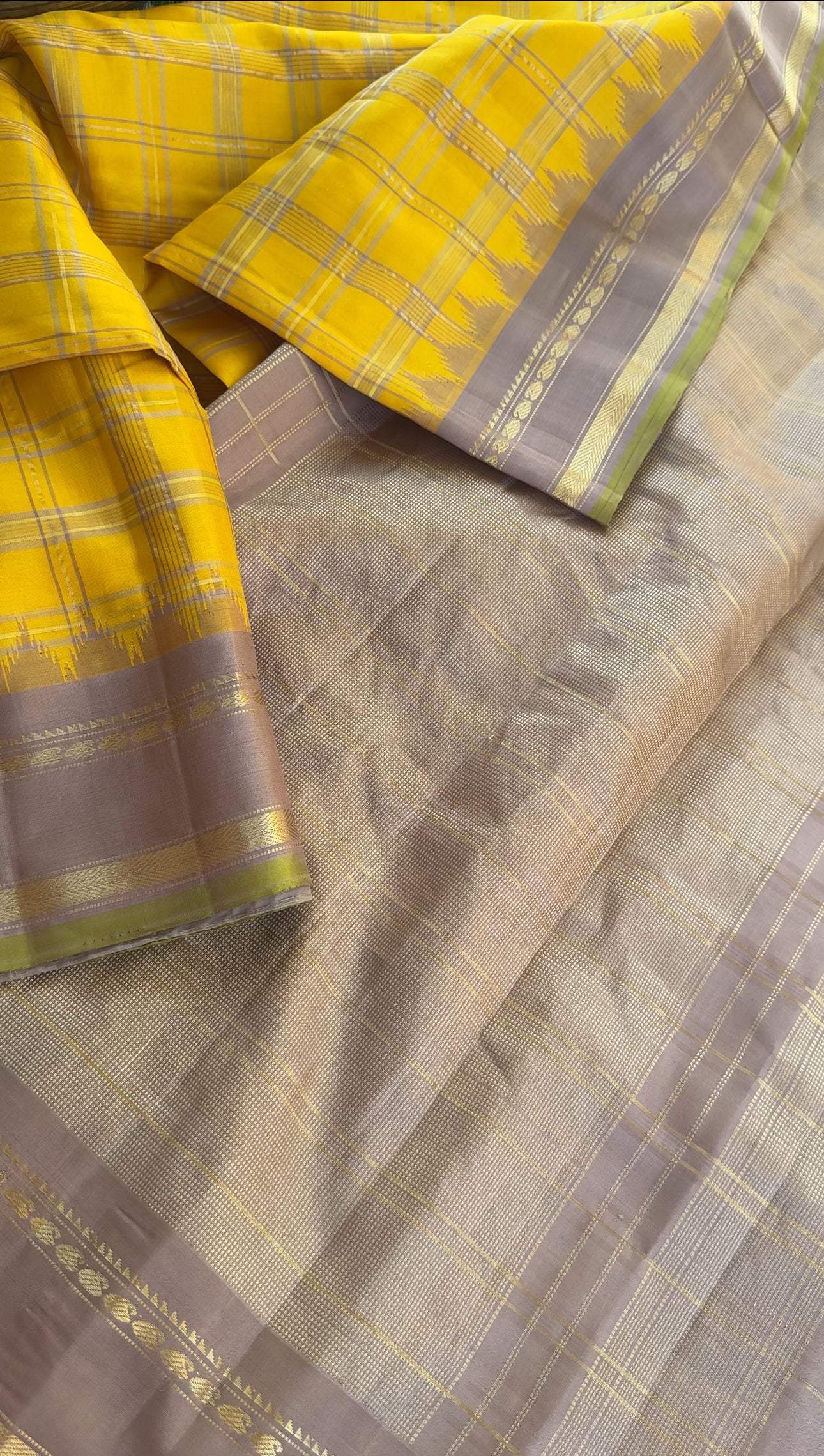Kuttu Gadwal Silk
