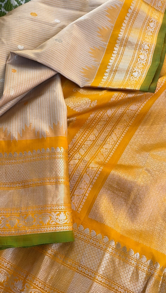 Kuttu Gadwal Silk