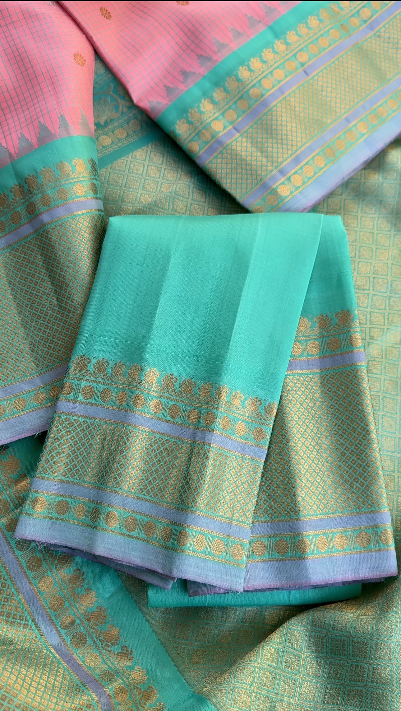 Kuttu Gadwal Silk