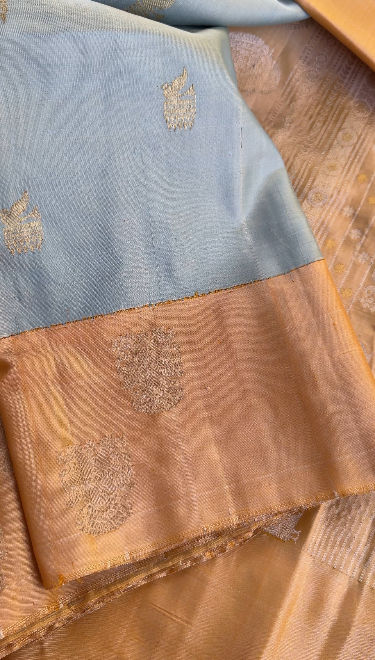 Kuttu Gadwal Silk