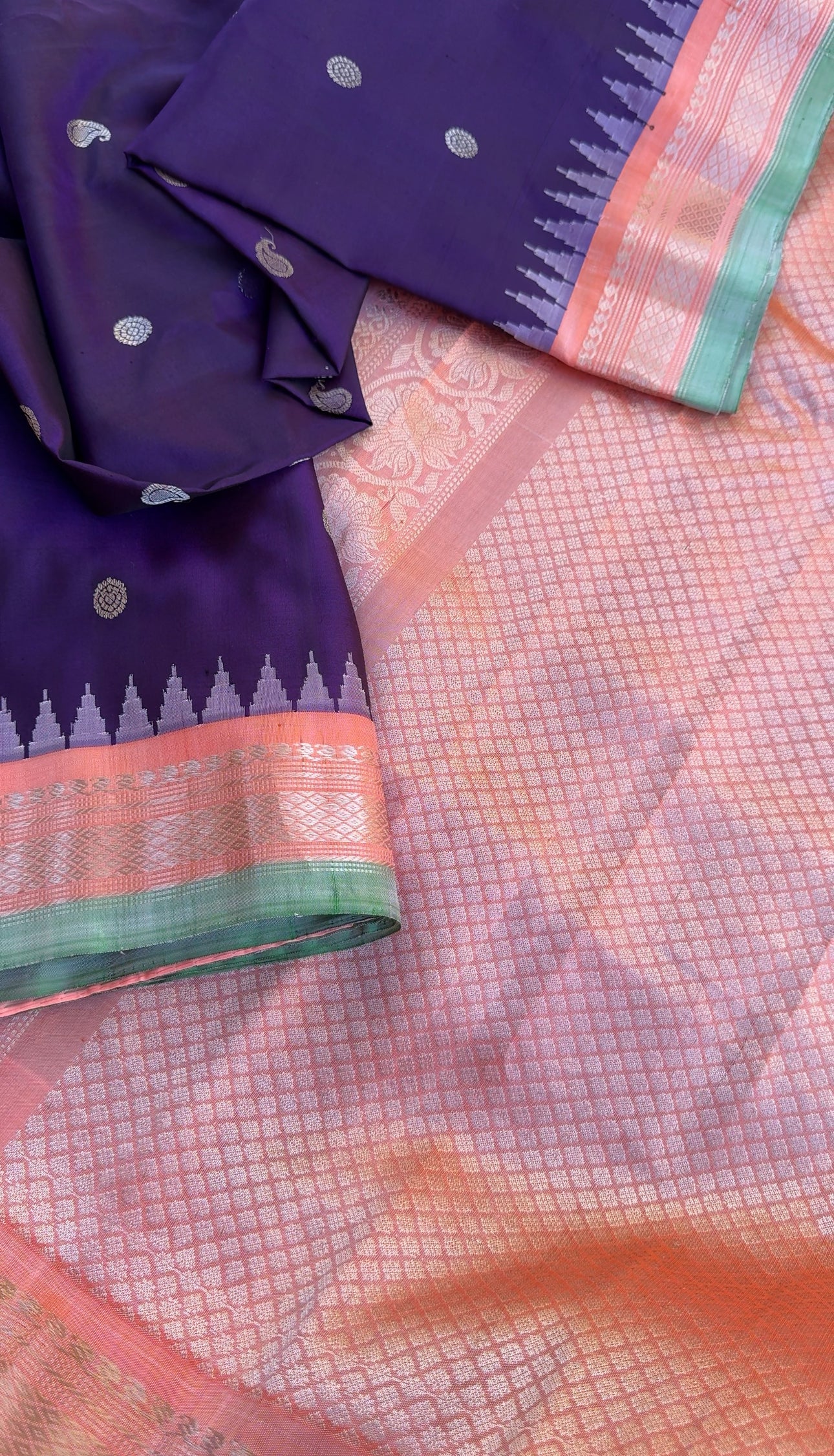 Kuttu Gadwal Silk