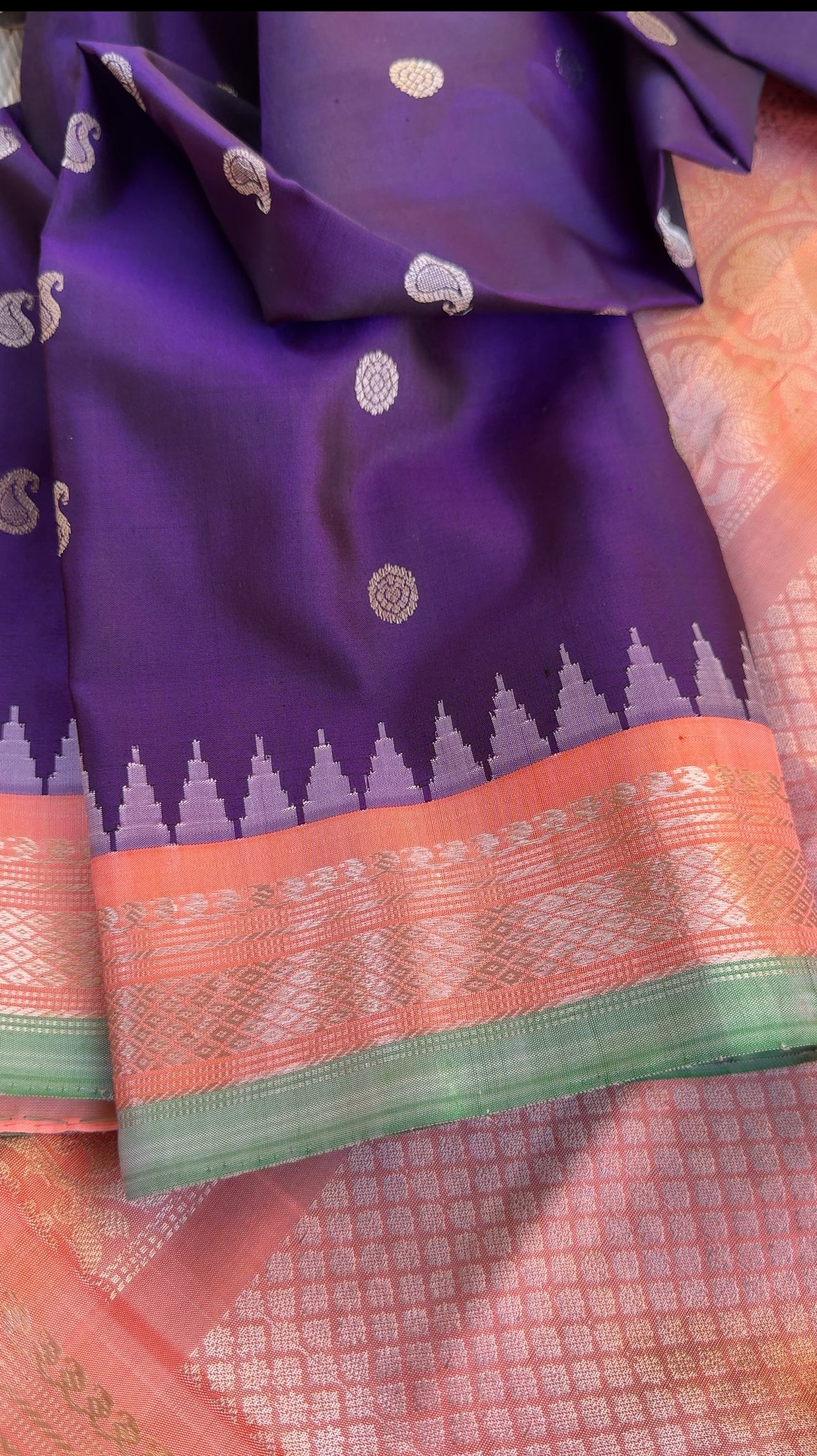 Kuttu Gadwal Silk