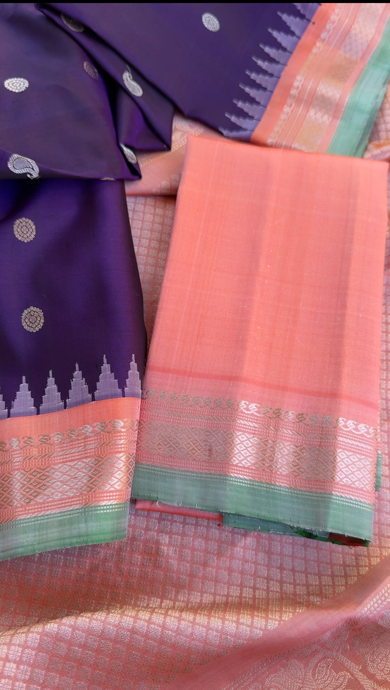 Kuttu Gadwal Silk