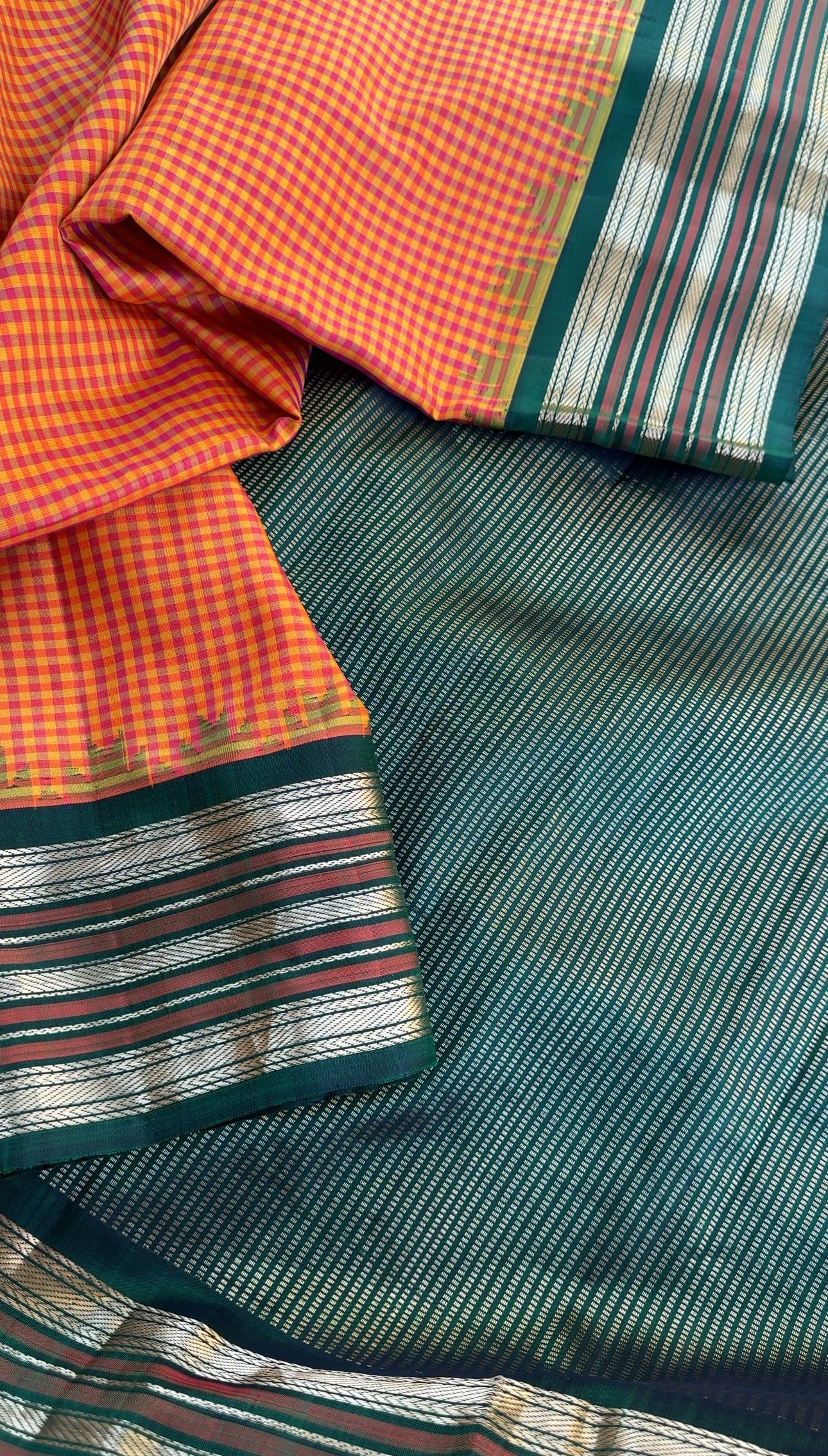 Kuttu Gadwal Silk