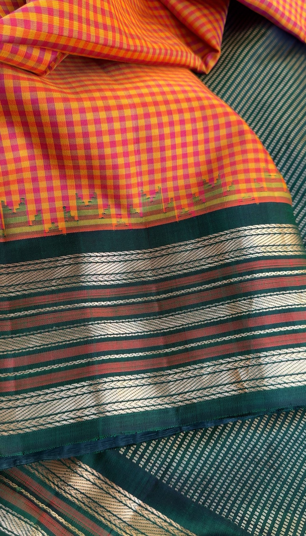 Kuttu Gadwal Silk