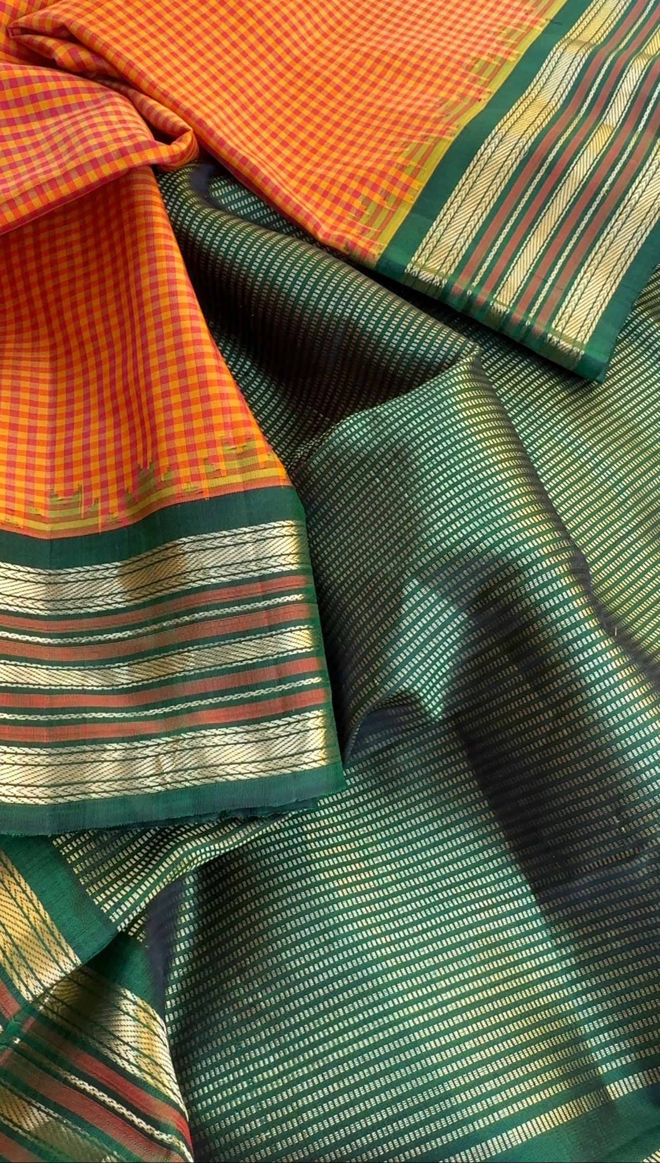 Kuttu Gadwal Silk