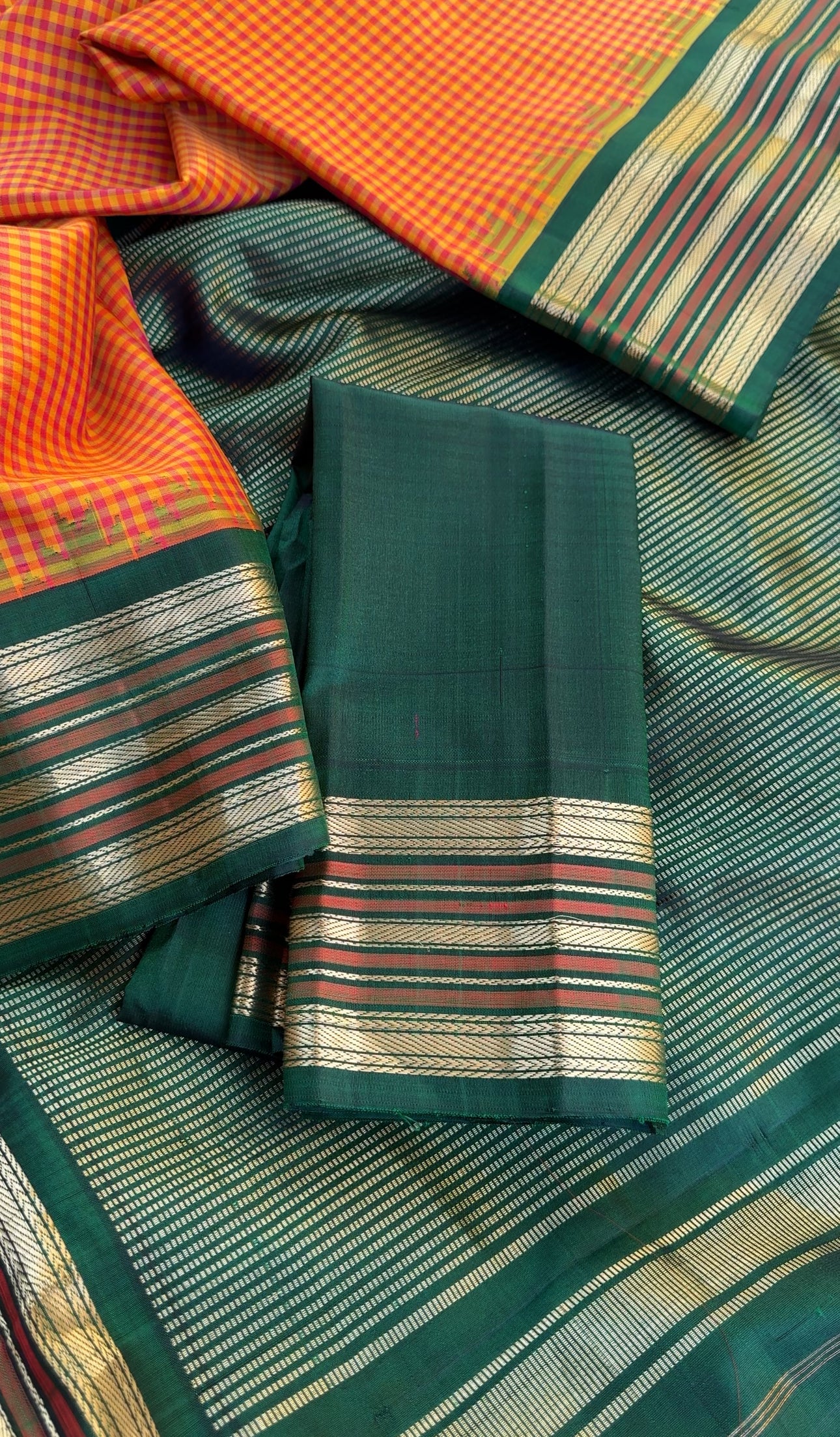 Kuttu Gadwal Silk