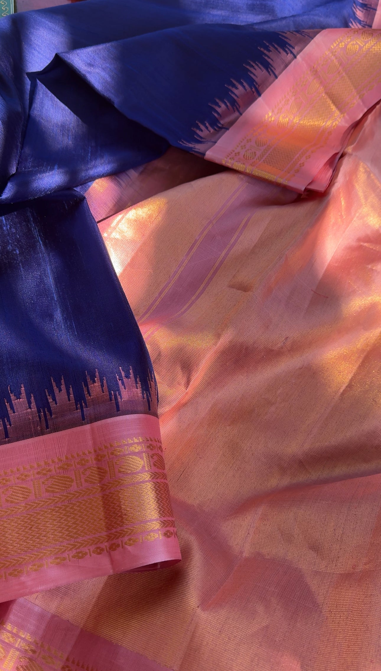Kuttu Gadwal Silk - Raw Silk