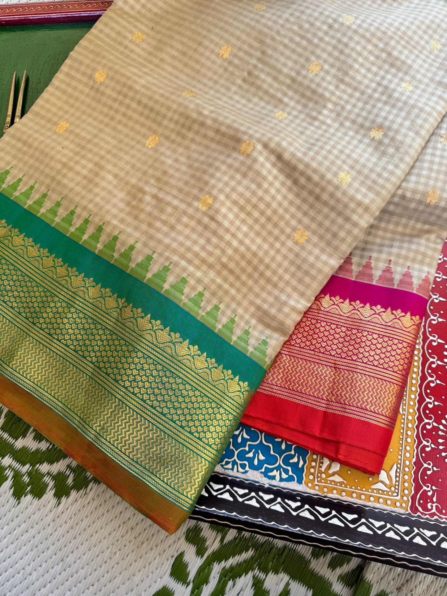 Kuttu Gadwal Silk