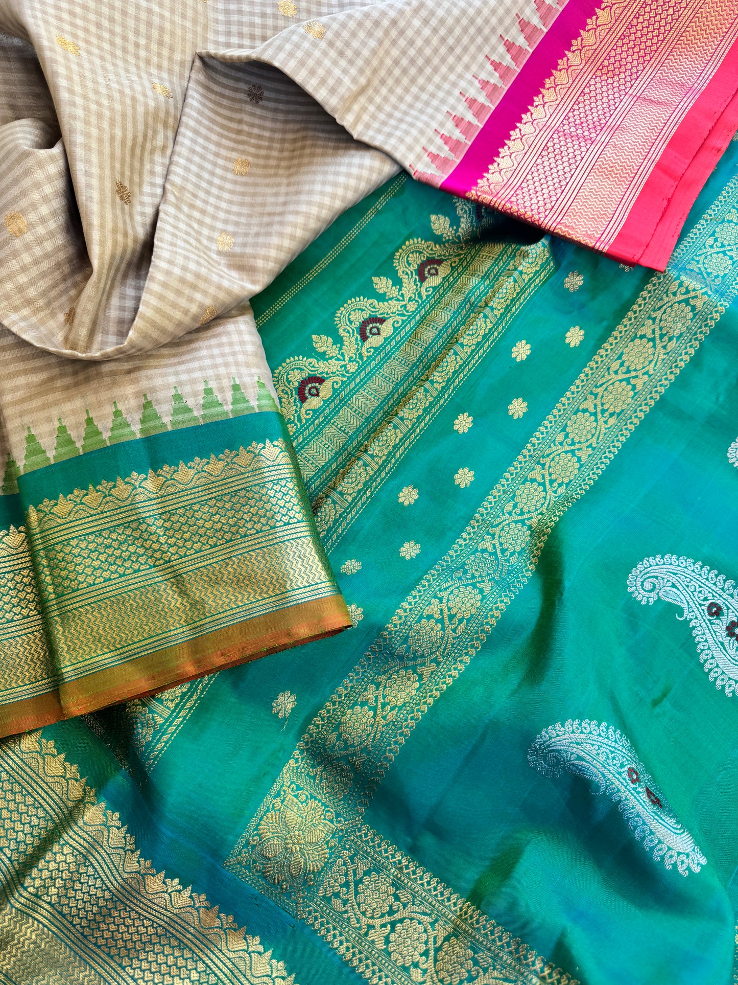 Kuttu Gadwal Silk