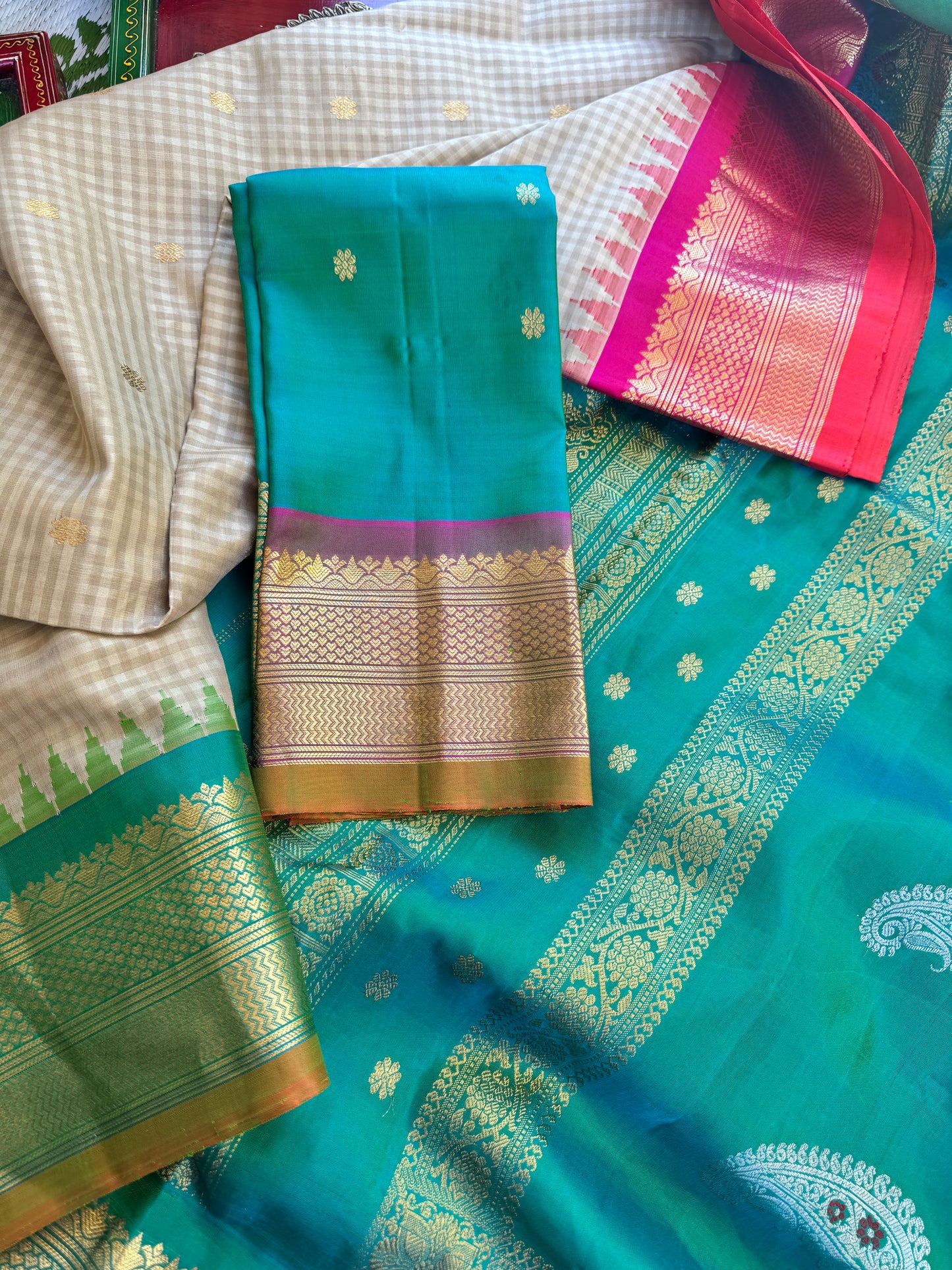 Kuttu Gadwal Silk
