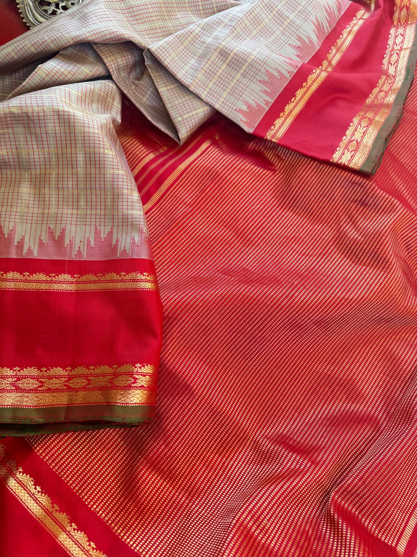 Kuttu Gadwal Silk