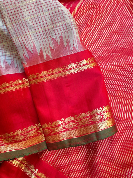 Kuttu Gadwal Silk