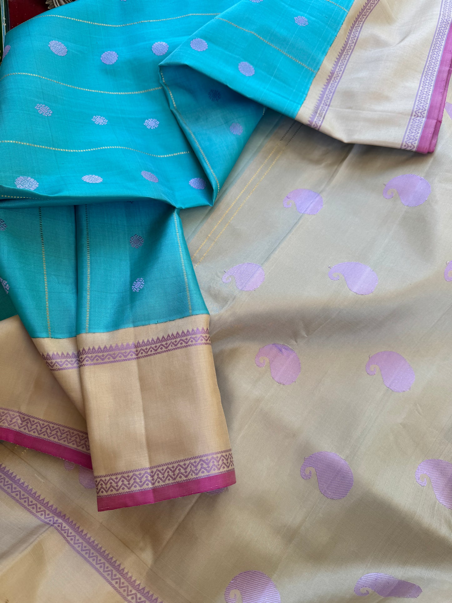 Kuttu Gadwal Silk