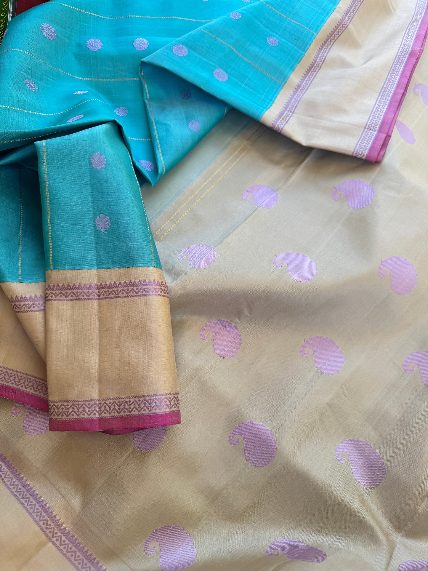 Kuttu Gadwal Silk