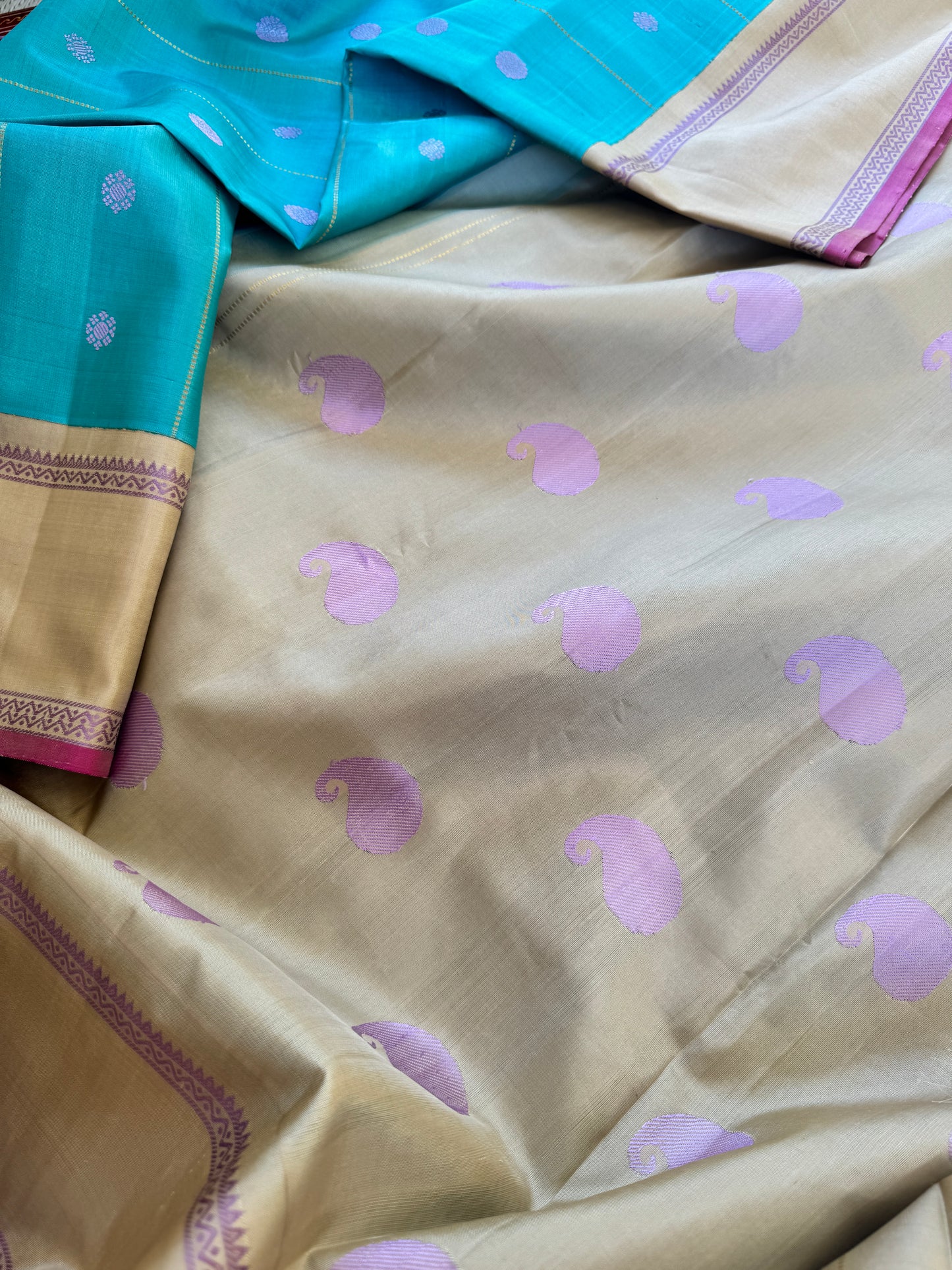 Kuttu Gadwal Silk